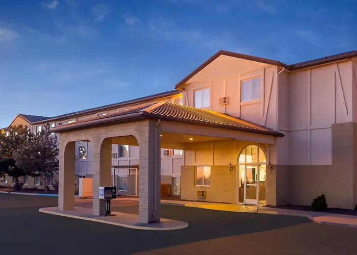 Super 8 By Wyndham Hotel 2*