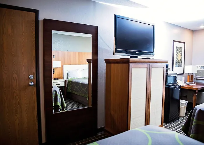 Super 8 By Wyndham Hotel