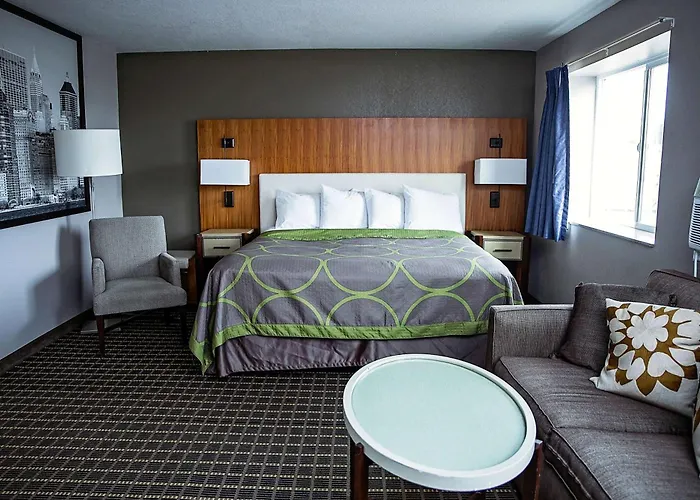 Super 8 By Wyndham Hotel 2*