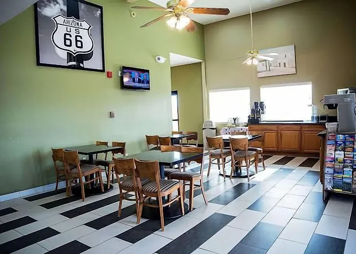 Super 8 By Wyndham Holbrook