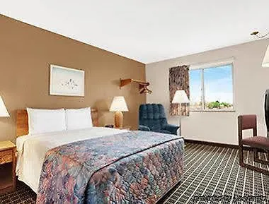 Super 8 By Wyndham Hotel